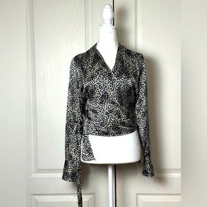 Eva Laurel 100% Silk‎ Animal Print Wrap Blouse Size 6 Made in USA
